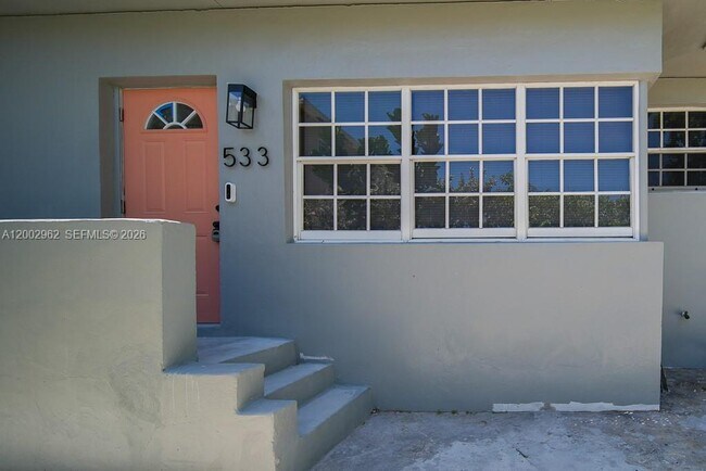 Building Photo - 533 NE 67th St