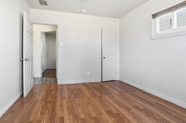 Building Photo - $1,930.95 - 3 Bedrooms, 1 Bathroom, Single Family Home in Aurora with fenced Yard!