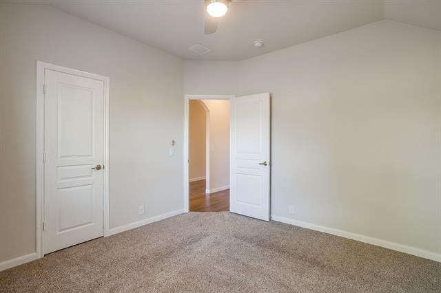 Building Photo - 817 Woodmark Dr