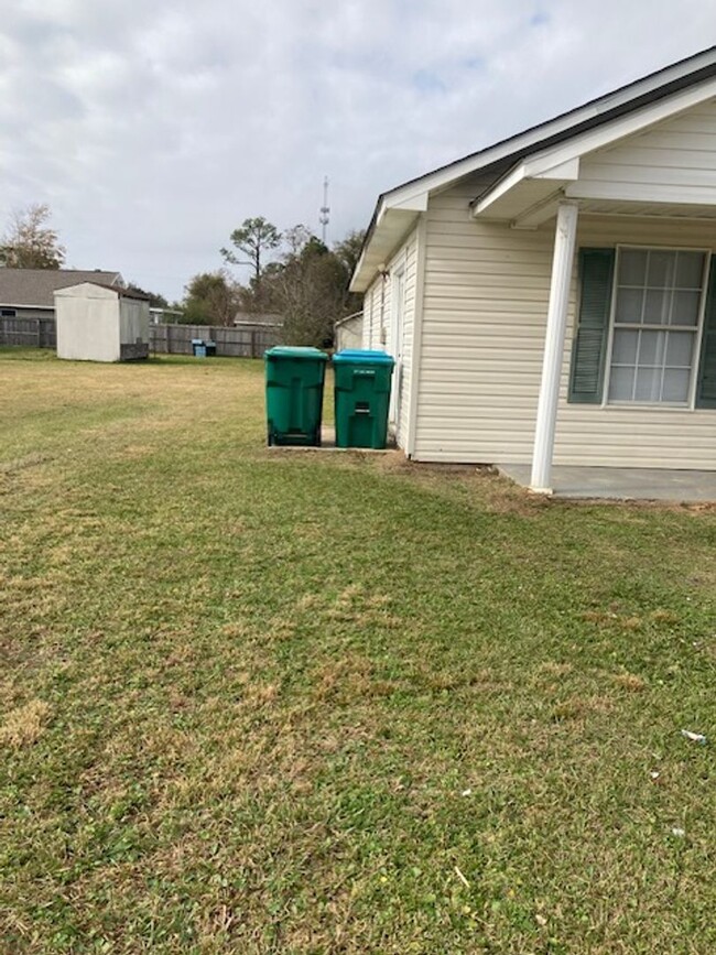 Building Photo - Gulfport 3 Bedroom