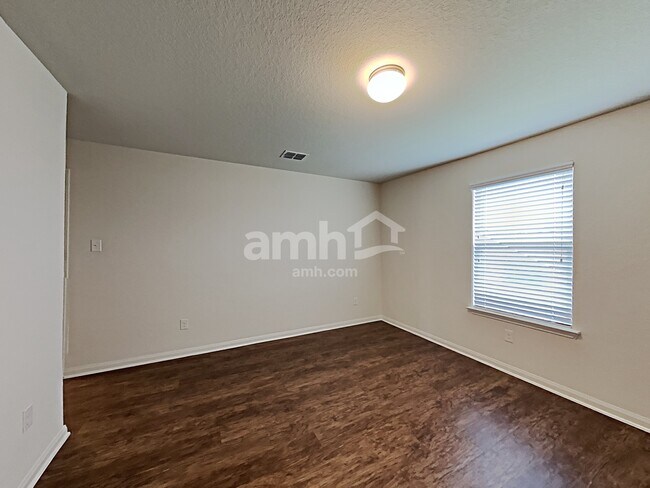 Building Photo - 7734 Watersedge Cove