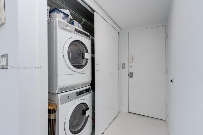 Building Photo - 1200 S Ocean Blvd