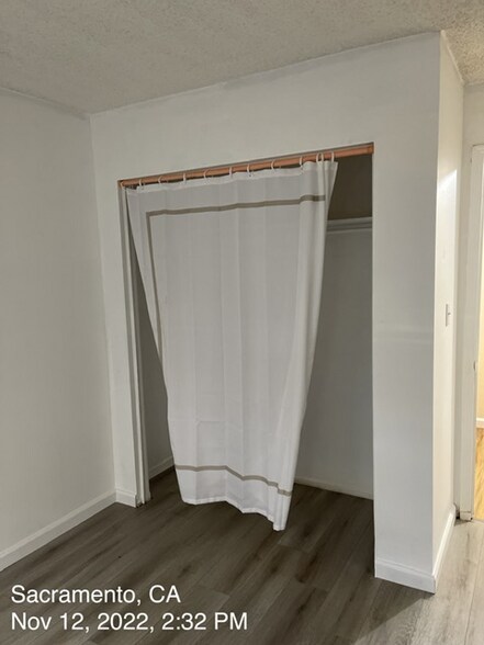 Building Photo - 5966 Walerga Rd