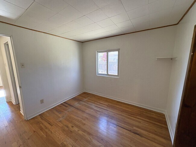 Building Photo - 2425 Mountain Rd NW