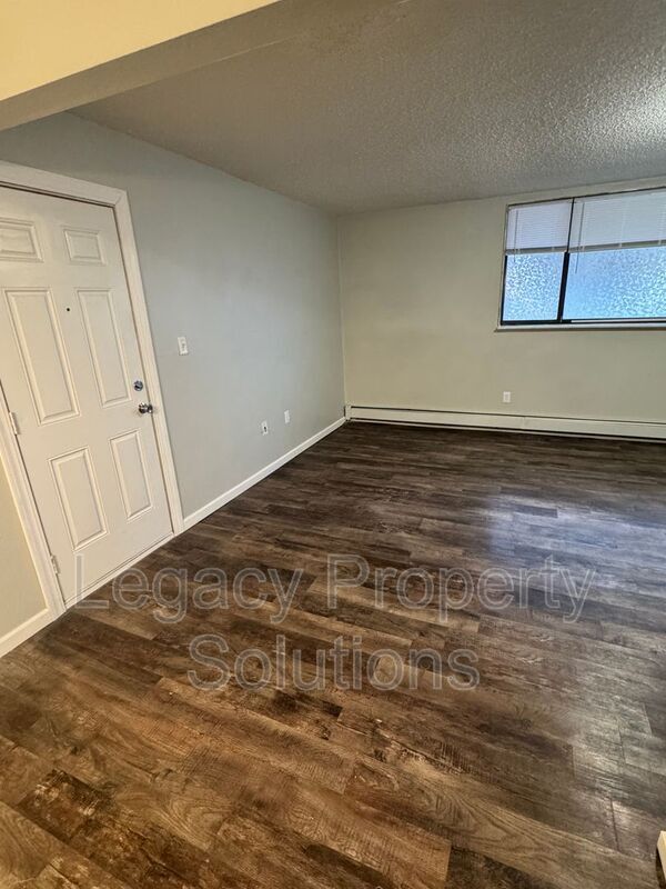 Building Photo - 1017 S 3rd St