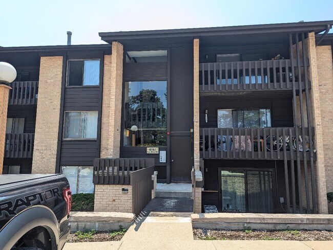 Primary Photo - 6174 Knoll Ln Ct