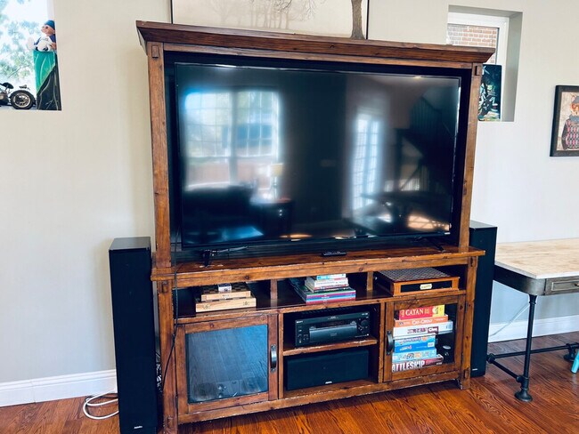 Building Photo - 3209 W Fairview Pl