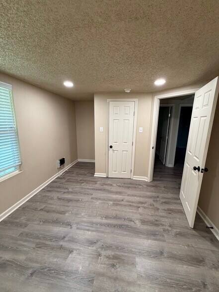 Building Photo - 760 Wayne Ave