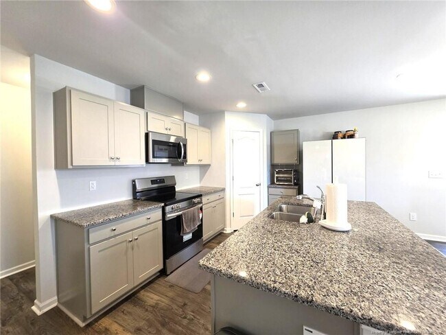 Building Photo - 233 Chinook Ln