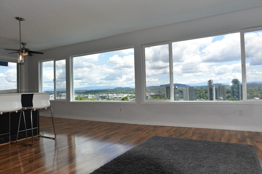 Priceless View - 3515 SW Barbur Blvd