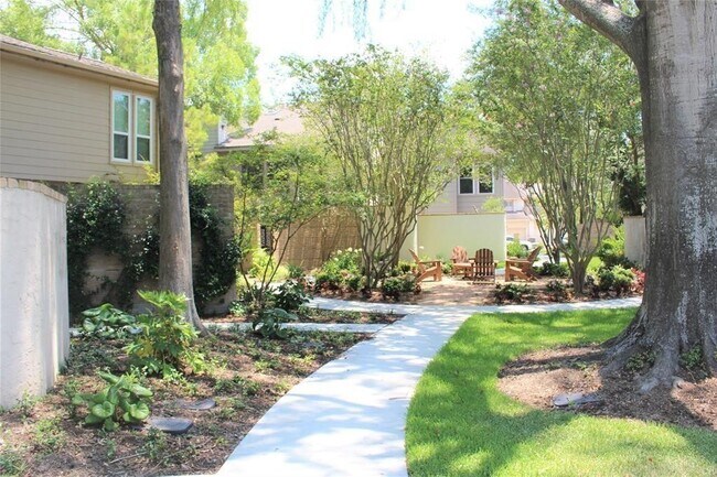 Building Photo - 12625 Memorial Dr