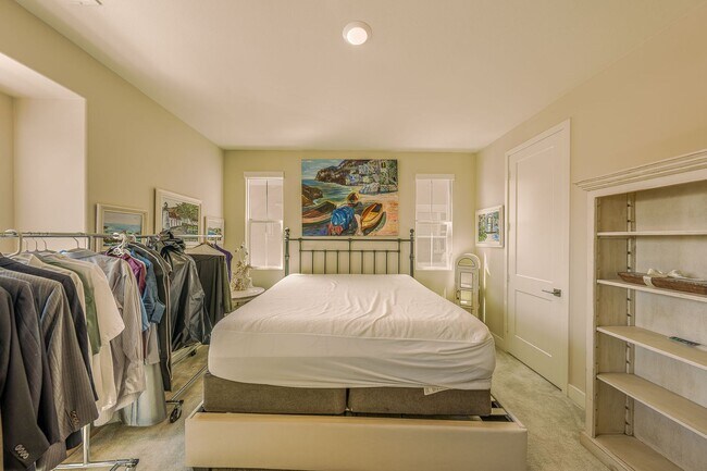 Building Photo - Altair Mansion, 24 Hour Guarded, 5Bed|6bath, Nearly 5000sqf