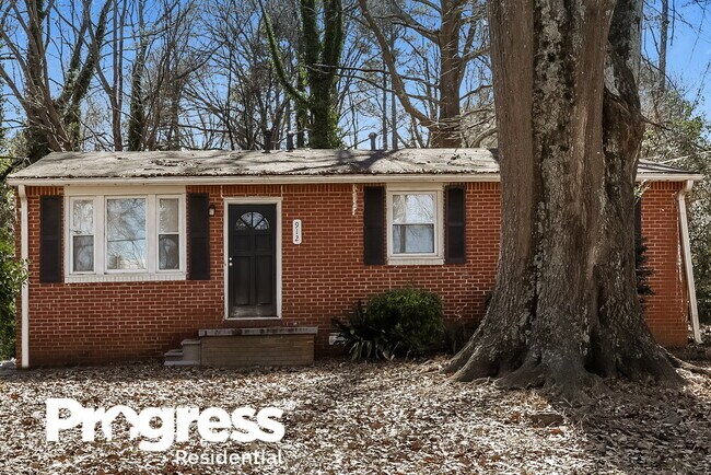 Primary Photo - 912 Fairburn Rd NW