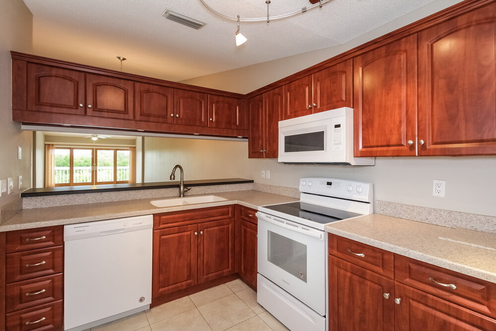 Building Photo - 825 Waterside Ln