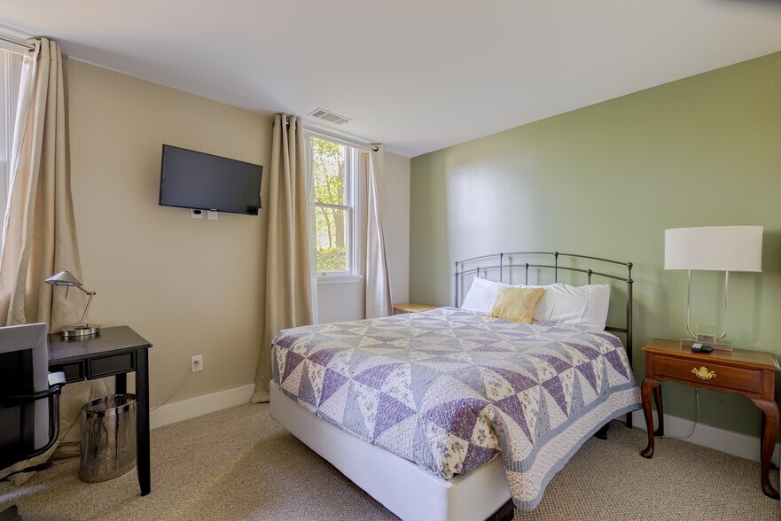 Building Photo - 2 Willets Pl