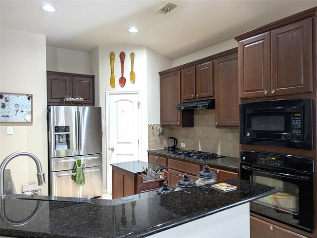 Building Photo - 303 Steer Acres Ct