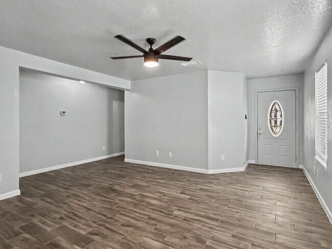 Building Photo - Remodeled Far West-Side Home with Spacious Backyard