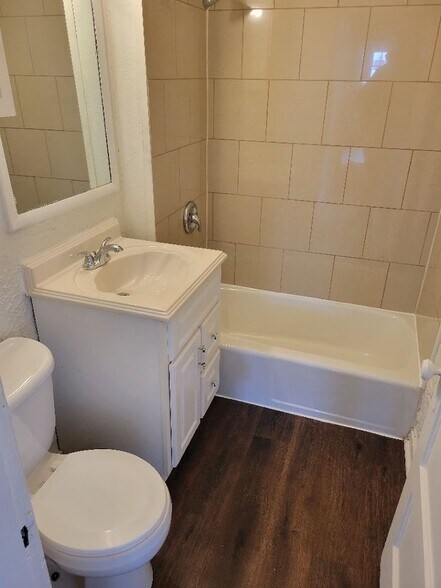 Building Photo - 610 Short St