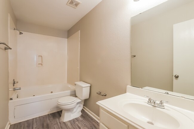 Building Photo - 411 Remington Creek Dr