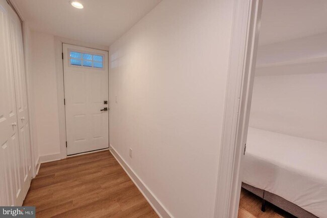 Building Photo - 413 Delafield Pl NW