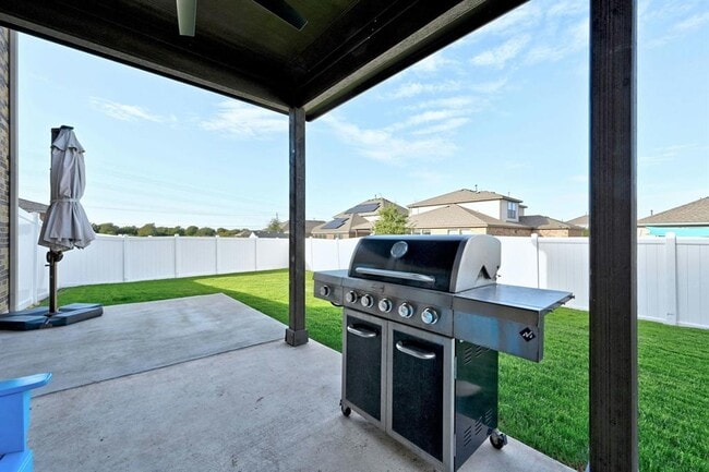 Building Photo - 5508 Mickelson Cove