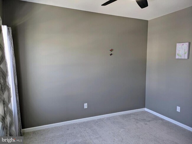 Building Photo - 125 Knock Hill Dr
