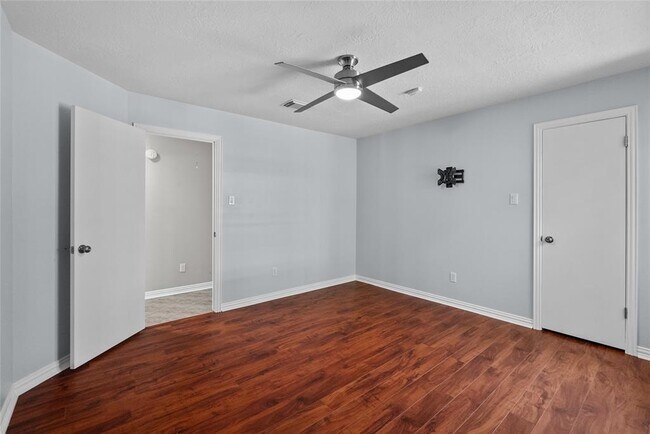 Building Photo - 4819 10 Sleep Ln