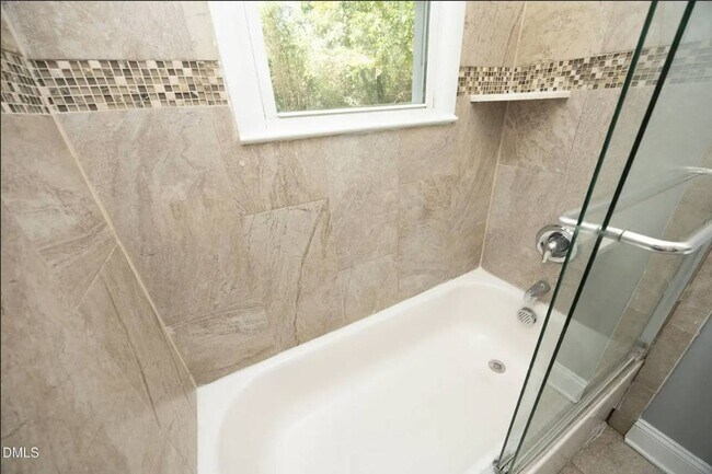 Building Photo - Charming Renovated Ranch – Turn-Key Ready in a Prime Raleigh Location