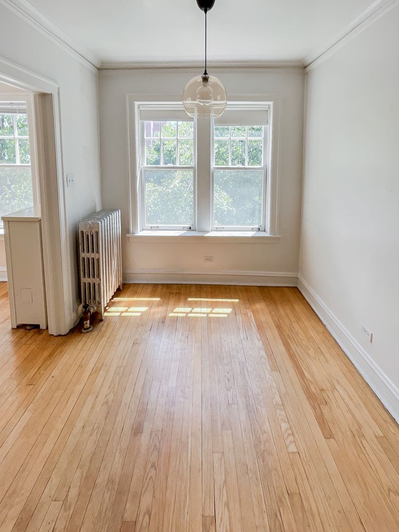 Building Photo - 1605 W Sunnyside Ave