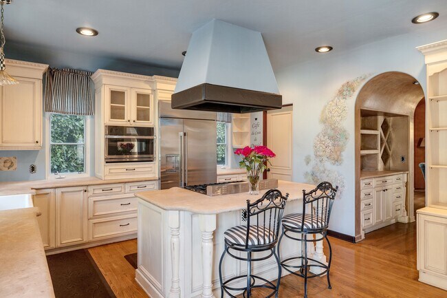 Building Photo - 1809 Palos Verdes Dr W