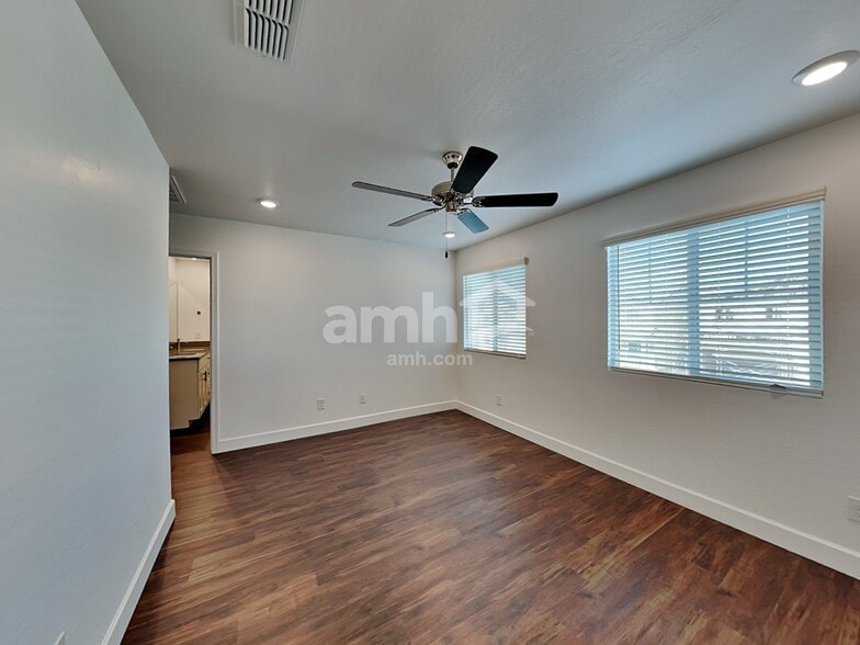 Building Photo - 17119 W Townley Ave