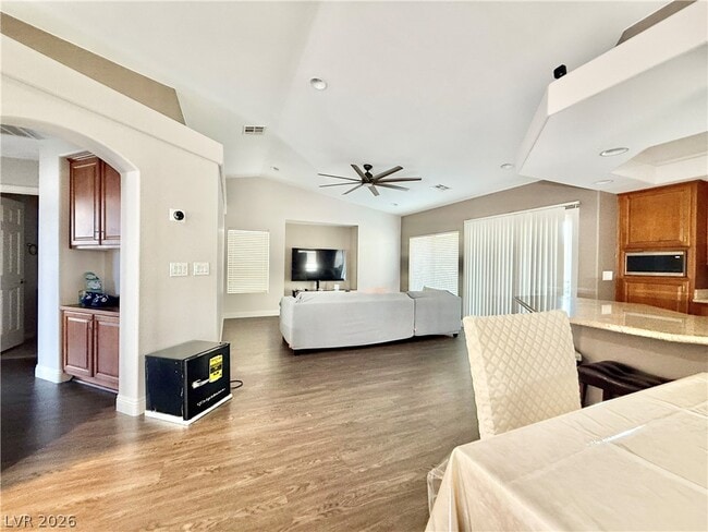 Building Photo - 4634 Mission Meadow Cir