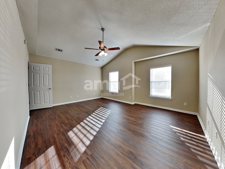 Building Photo - 112 Willow Lakes Ct