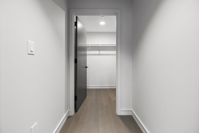 Building Photo - 55 Lagrange St