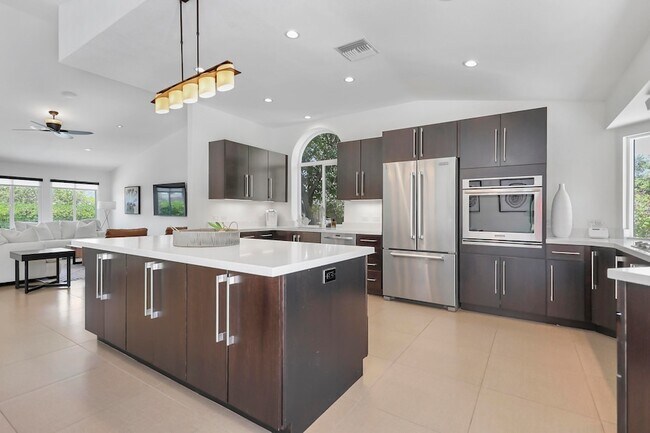 Building Photo - 70825 Ironwood Dr