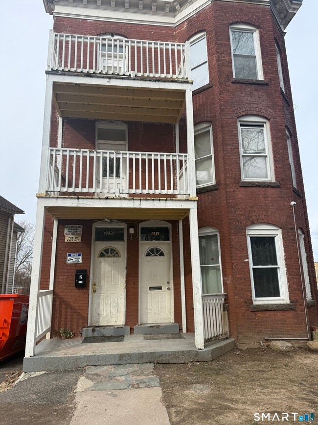 Building Photo - 429 Summit St