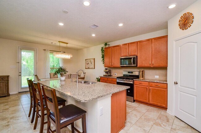 Building Photo - 3808 Canterbury Park Dr