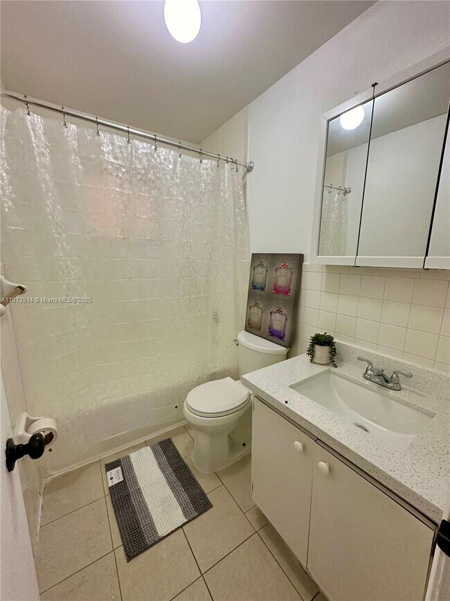 Building Photo - 3041 W 76th St
