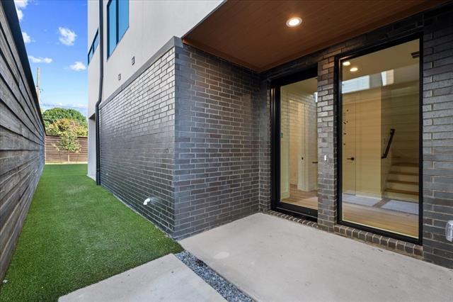 Building Photo - 4517 Weldon St