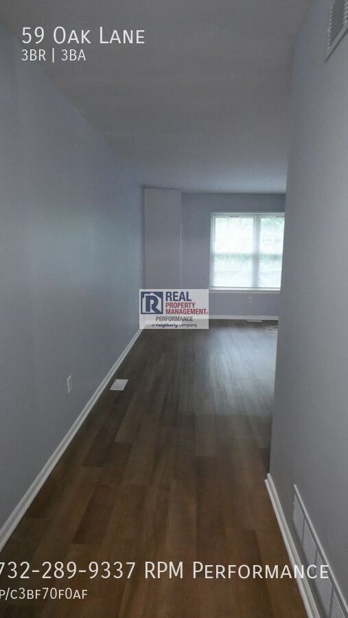 Building Photo - 59 Oak Ln