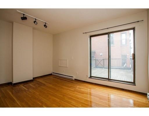 Building Photo - 131 Appleton St