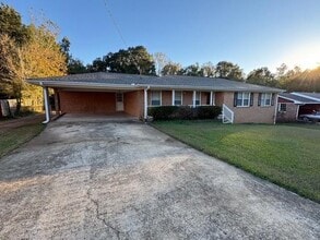 Building Photo - 4651 Lindsey Dr SW