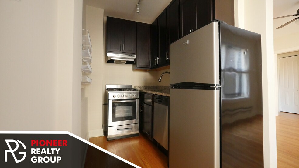 Building Photo - 618 W Patterson Ave