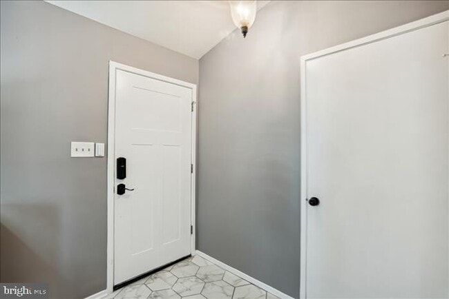 Building Photo - 13348 Neerwinder Pl