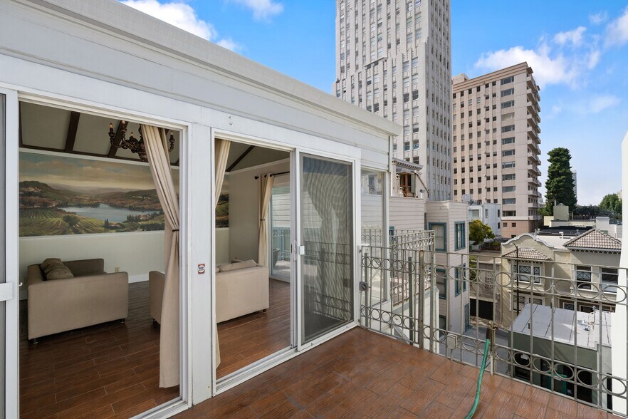 Building Photo - 1264 Sacramento St