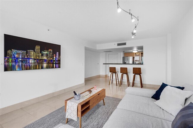 Building Photo - 3000 Coral Wy