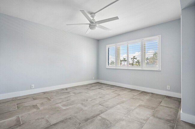 Building Photo - 629 SE 19th Ave