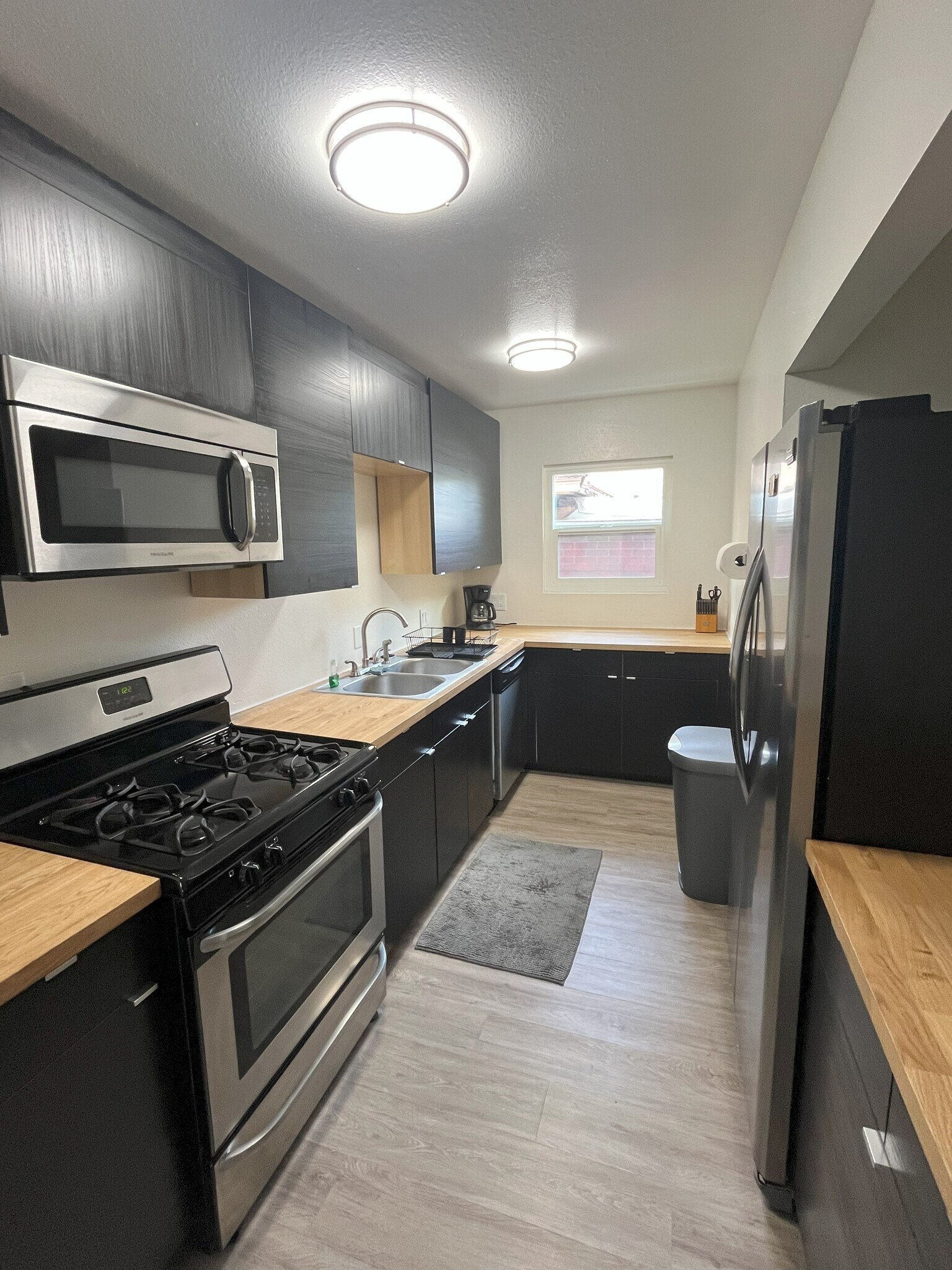 Kitchen - 1924 Park Grove Ave