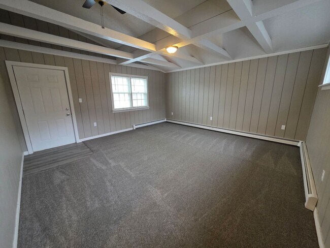 Building Photo - 1353 W Grand Ave