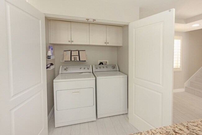 Building Photo - Upgraded 2 BD/ 2 BA on Newport Beach Penin...